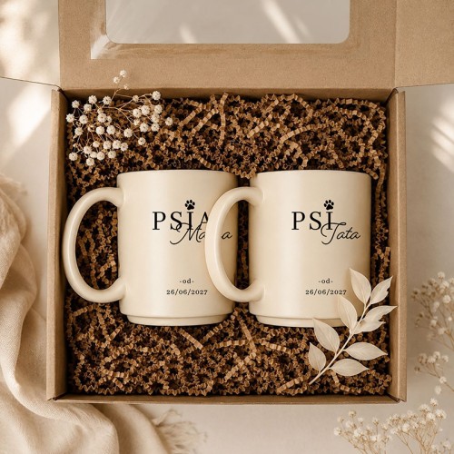 Personalizowany zestaw kubków dla psich rodziców znajduje się w ozdobnym pudełku.