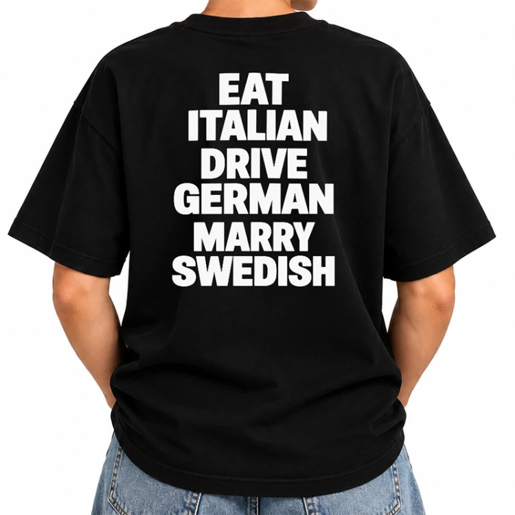 Zabawny T-shirt damski z dużym nadrukiem na plecach sprawdzi się jako prezent dla kobiety z poczuciem humoru.