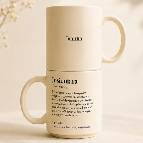 Personalizowany kubek dla jesieniary z zabawną definicją to pomysł na jesienny prezent dla kobiety.