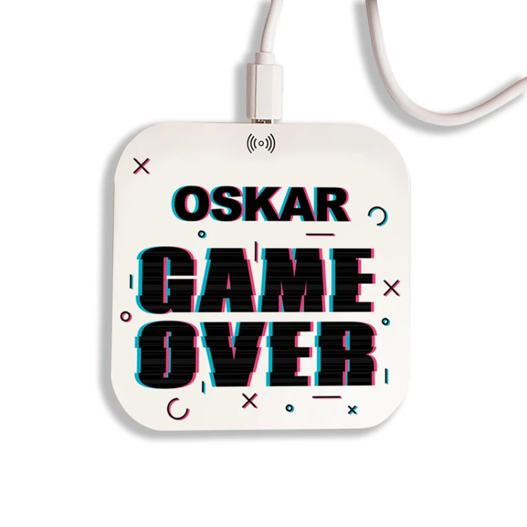 Ładowarka bezprzewodowa z personalizacją Game Over, praktyczny gadżet gamingowy i oryginalny upominek dla miłośnika gier komputerowych.