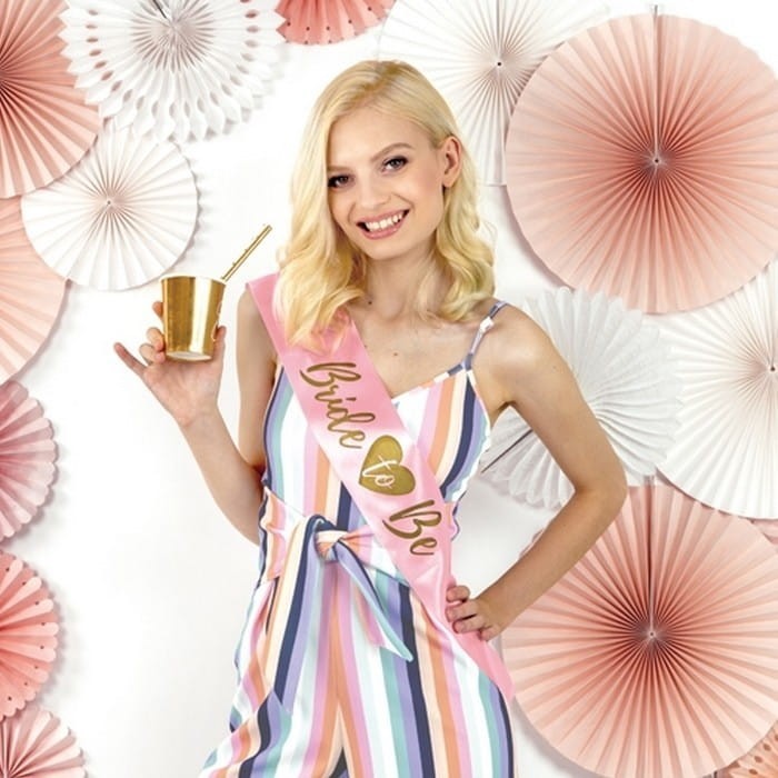 SZARFA na wieczór panieński Bride to Be JASNORÓŻOWA