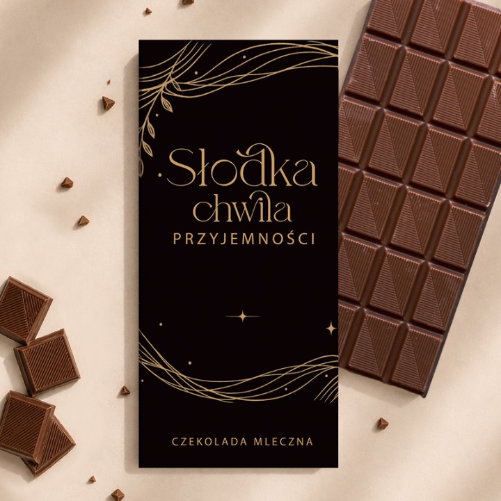 Zestaw świąteczny z czekoladą, wiśniami w czekoladzie i żurawiną.