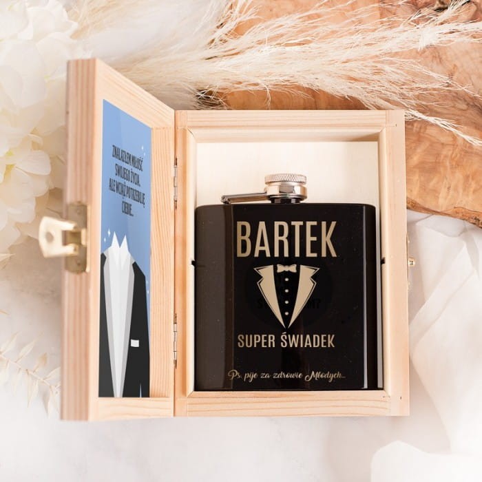 PROŚBA o świadkowanie dla niego Piersiówka w szkatułce