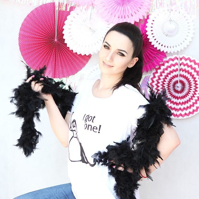 BOA z naturalnych piór CZARNE