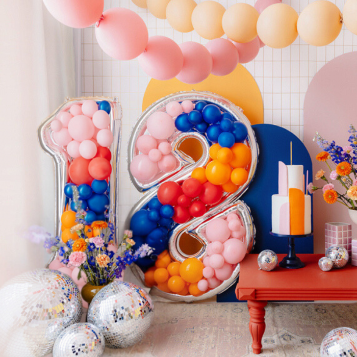 BALONY na 18 urodziny duże cyfry formy srebrne