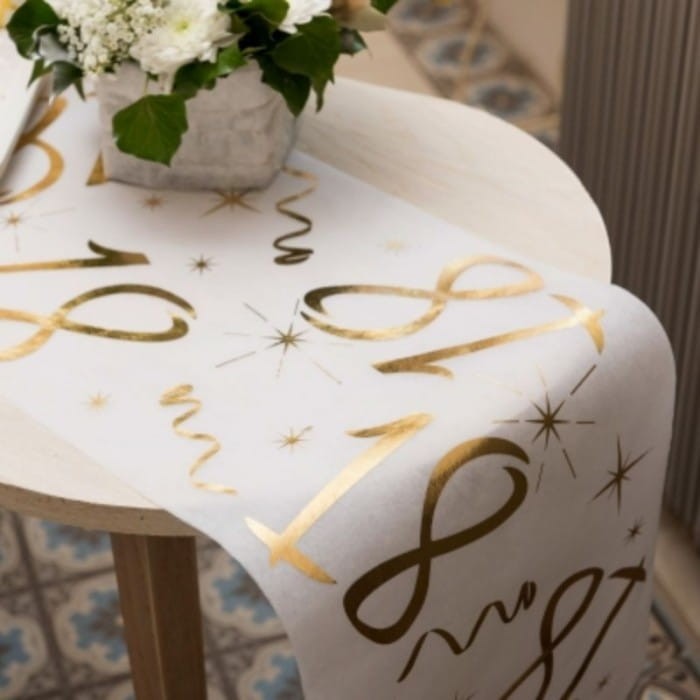 BIEŻNIK obrus biały ze złotą 18 Dekoracja na stół 30cmx5m