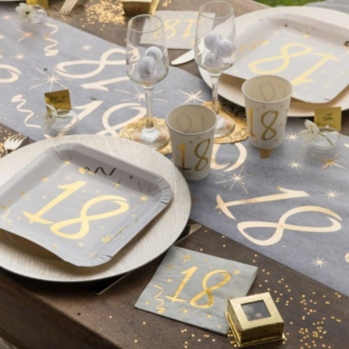 BIEŻNIK obrus biały ze złotą 18 Dekoracja na stół 30cmx5m