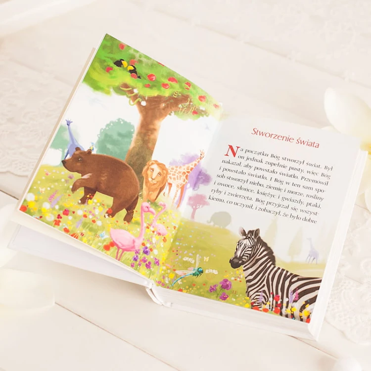 Biblia personalizowana z opowieściami biblijnymi i kolorowymi ilustracjami.