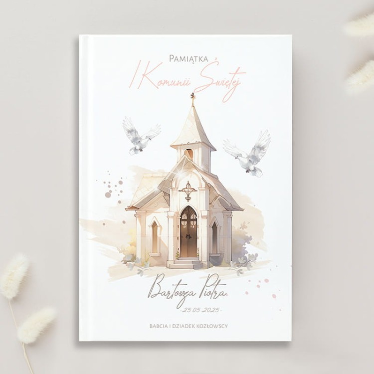 Personalizowana Biblia exclusive z ilustracją kapliczki na Pierwszą Komunię Świętą.