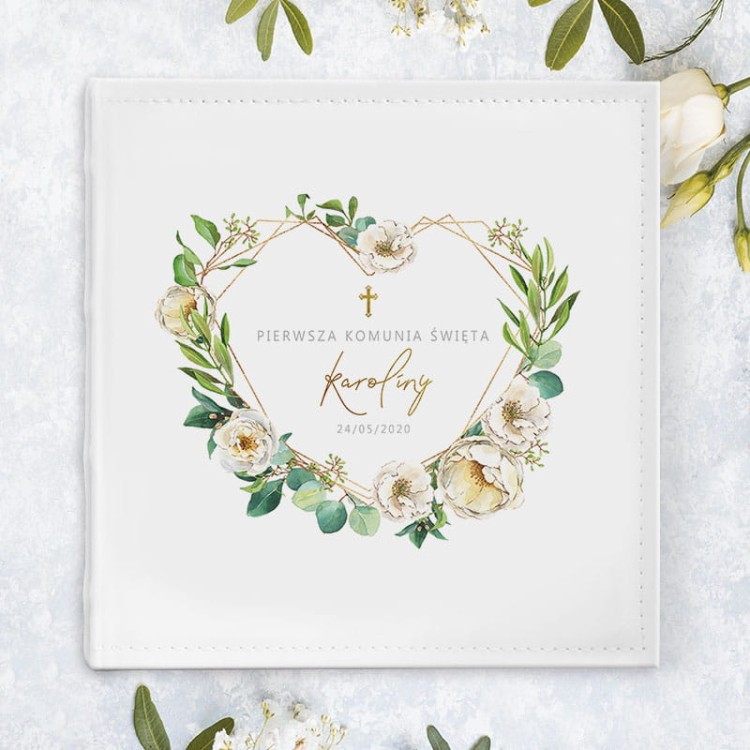 Album na zdjęcia z Pierwszej Komunii Świętej.