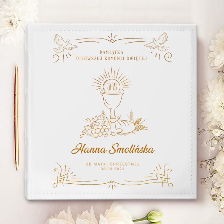 Album na zdjęcia prezent na Pierwszą Komunię Świętą.