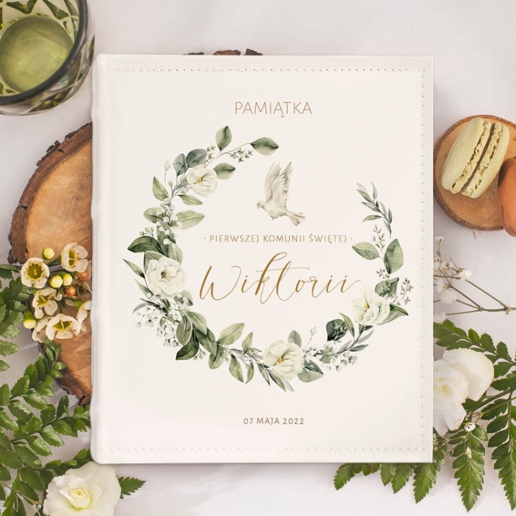 Album pamiątkowy wianek z kwiatów.jpg