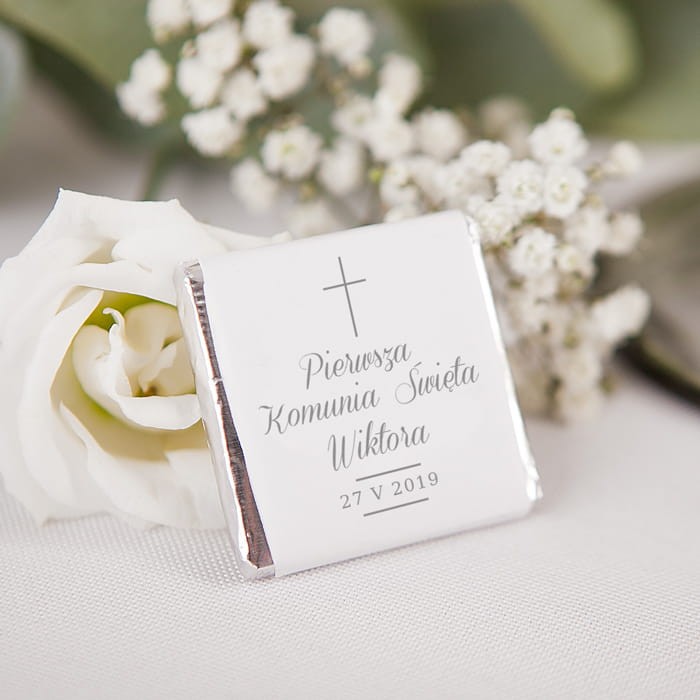 Czekoladki komunijne z imieniem dziecka srebrny motyw