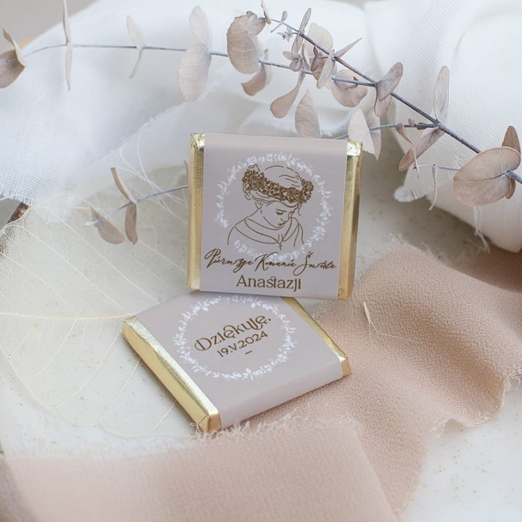 Czekoladka z grafiką dziewczynki i imieniem na komunię podziękowanie dla gości