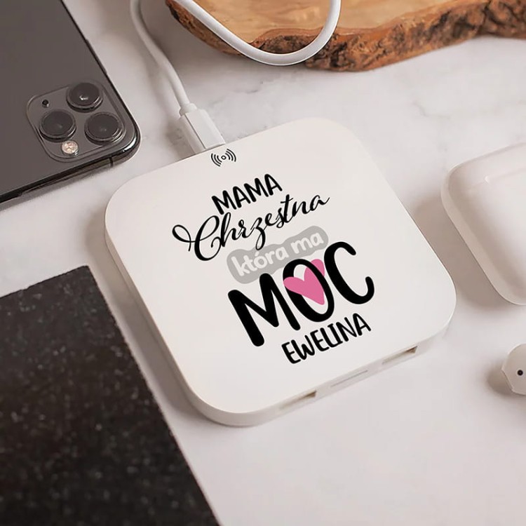 Elegancka bezprzewodowa ładowarka – praktyczny prezent dla Matki Chrzestnej