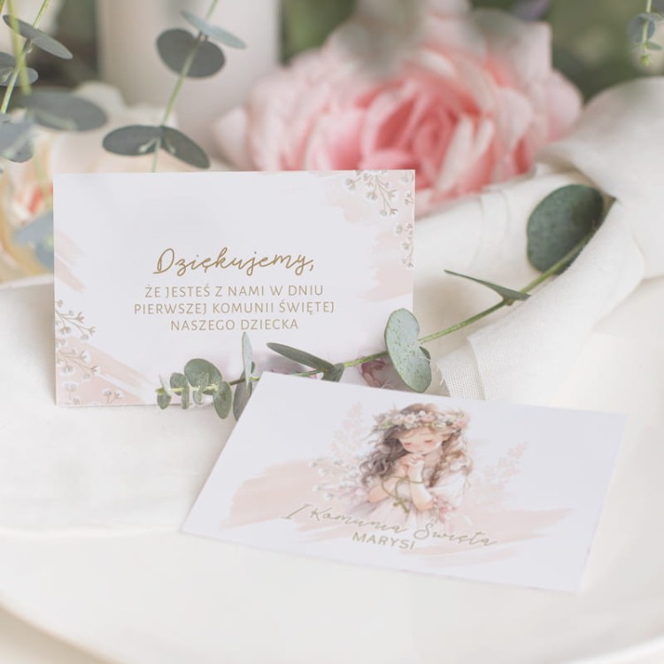 Bilecik z ilustracją dziewczynki na Komunię Świętą