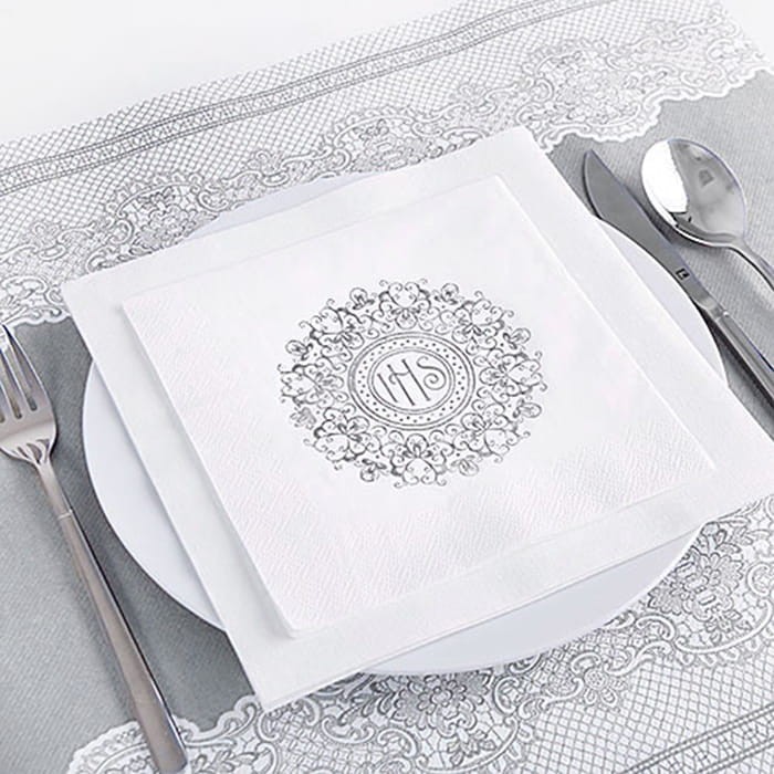 Dekoracje stołu komunijnego