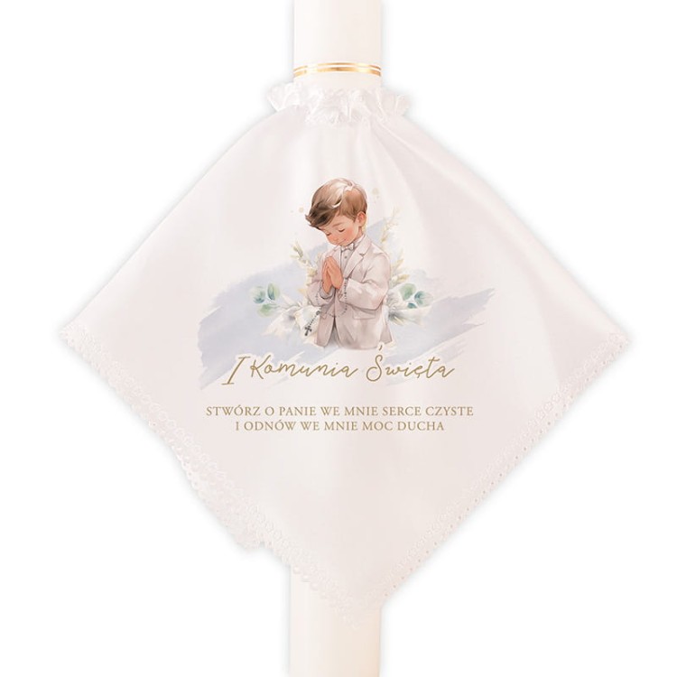 Profitka komunijna na świecę z chłopcem w modlitwie.