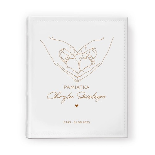 Pamiątkowy fotoalbum z motywem serca i stópek
