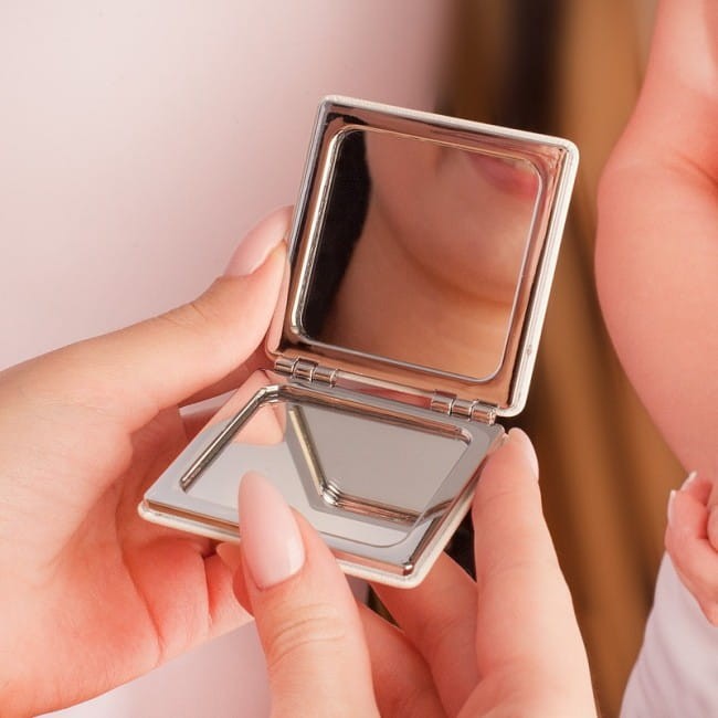 lusterko-kieszonkowe-skorzane