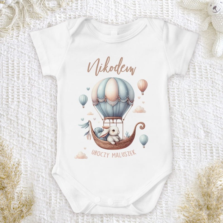 Body niemowlęce z imieniem i uroczą grafiką
