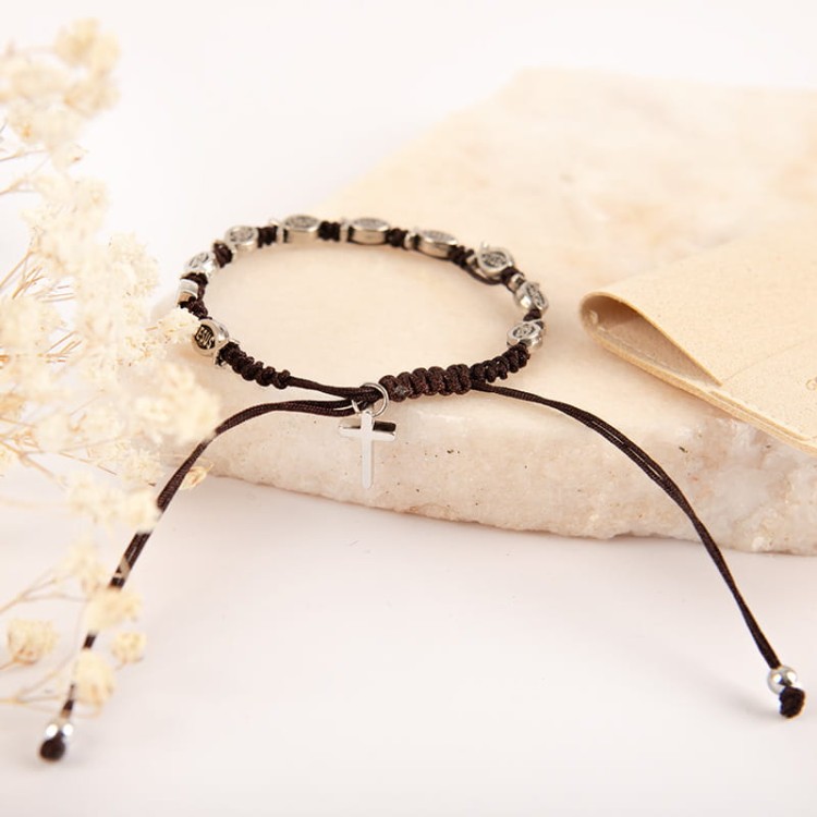 Brązowa bransoletka dla chłopca w stylu boho na komunie