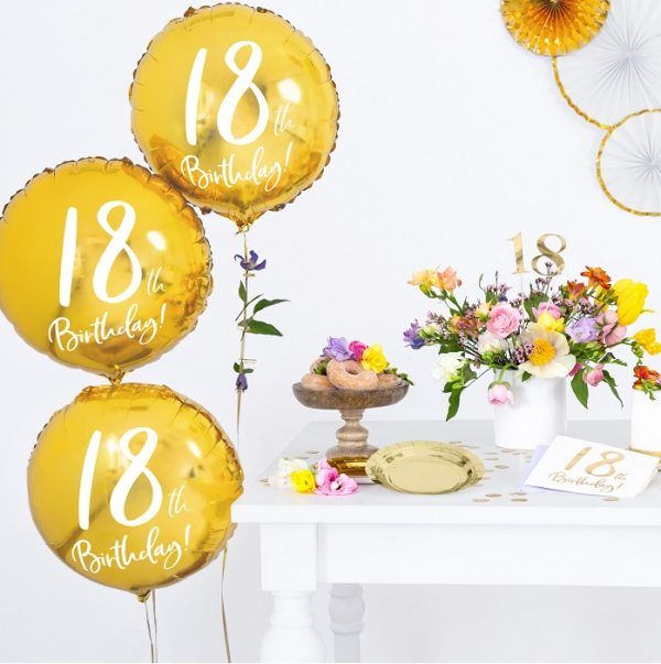 Jak zorganizować 18 urodziny? – miejsce, dekoracje, prezenty i życzenia